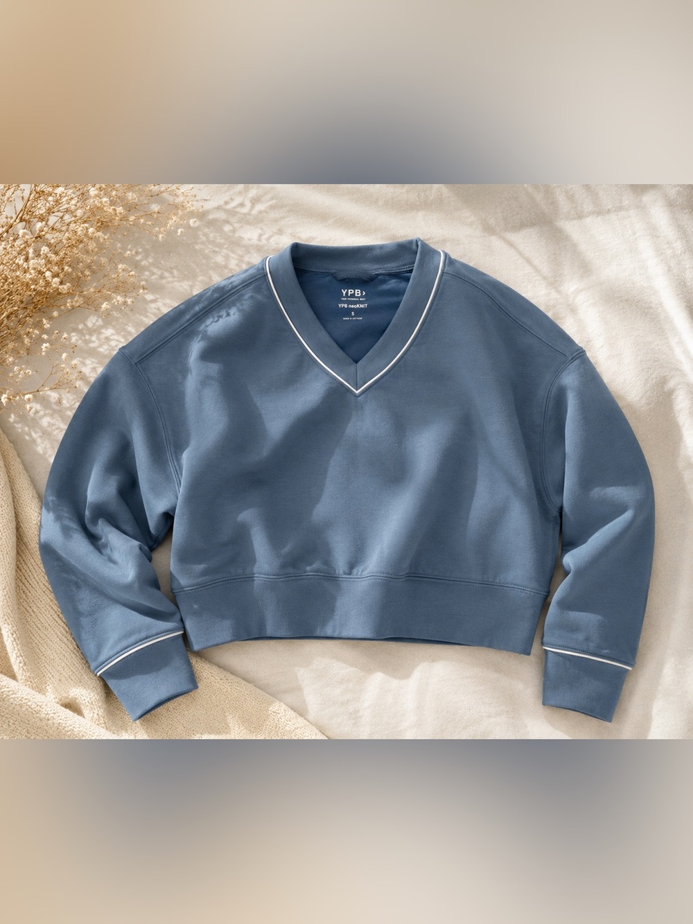 YPB NeoKNIT Blue Cropped V-Neck Sweatshirt Size Small Athleisure Pullover